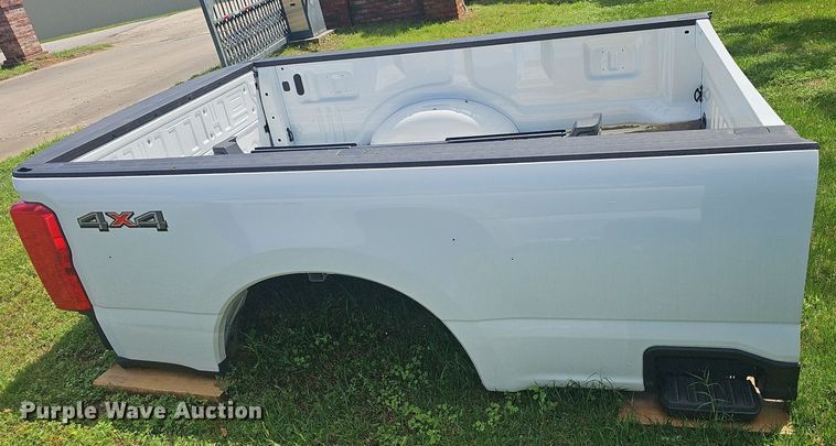 image for item EJ5356 Ford F250 pickup truck bed 