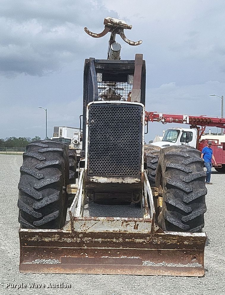 image for item EJ7924 1979 John Deere 540B skidder