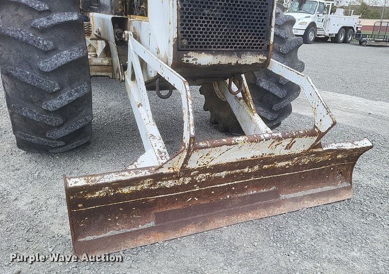 image for item EJ7924 1979 John Deere 540B skidder