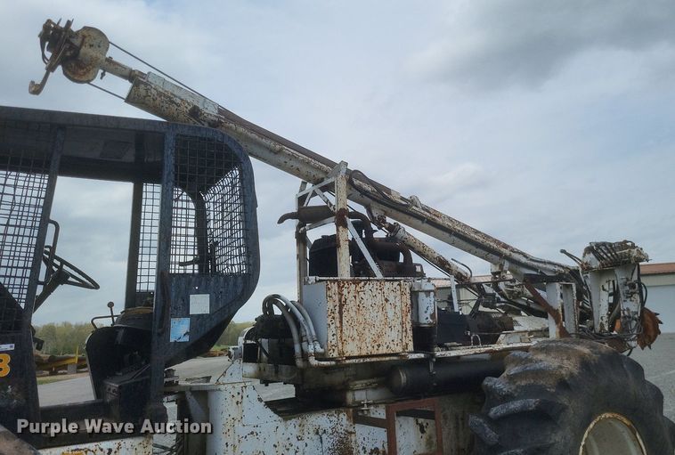 image for item EJ7924 1979 John Deere 540B skidder