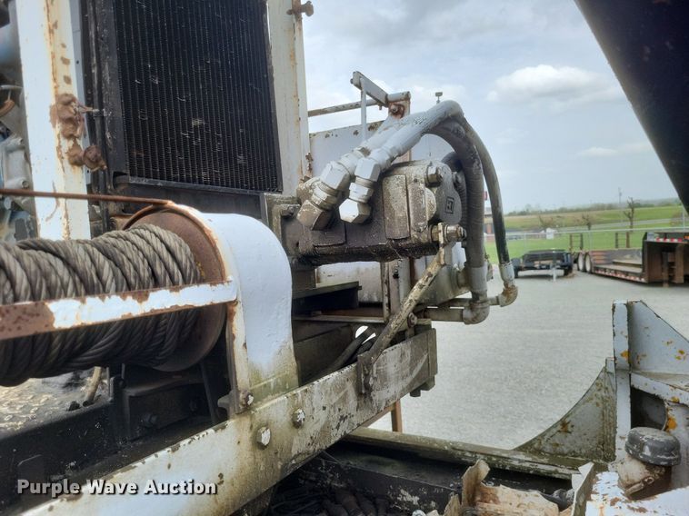 image for item EJ7924 1979 John Deere 540B skidder