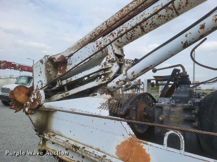 image for item EJ7924 1979 John Deere 540B skidder