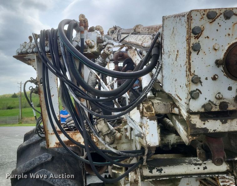 image for item EJ7924 1979 John Deere 540B skidder