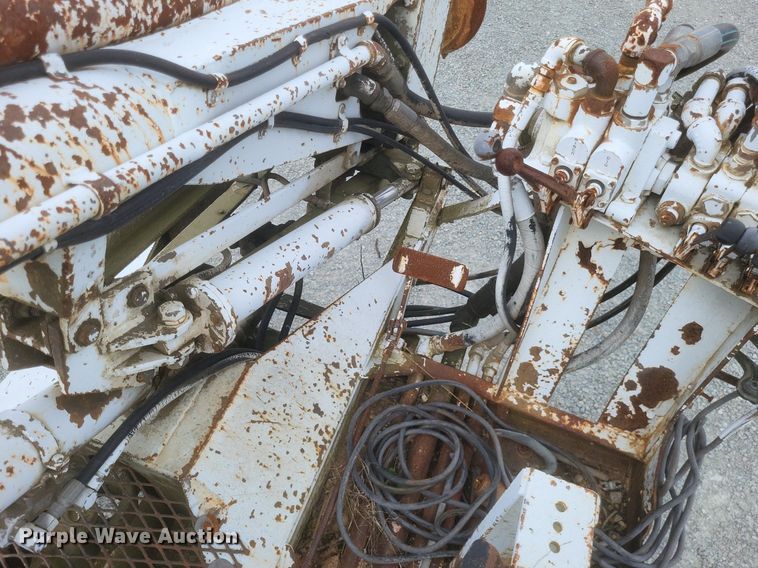 image for item EJ7924 1979 John Deere 540B skidder