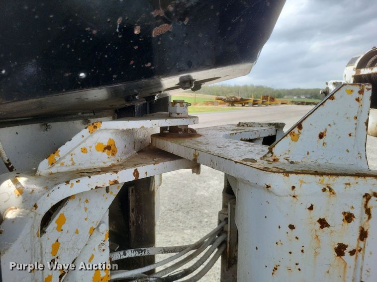 image for item EJ7924 1979 John Deere 540B skidder