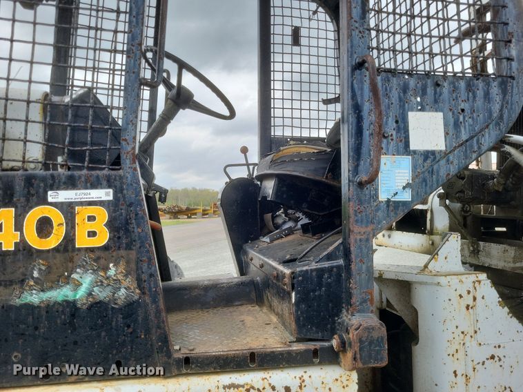 image for item EJ7924 1979 John Deere 540B skidder