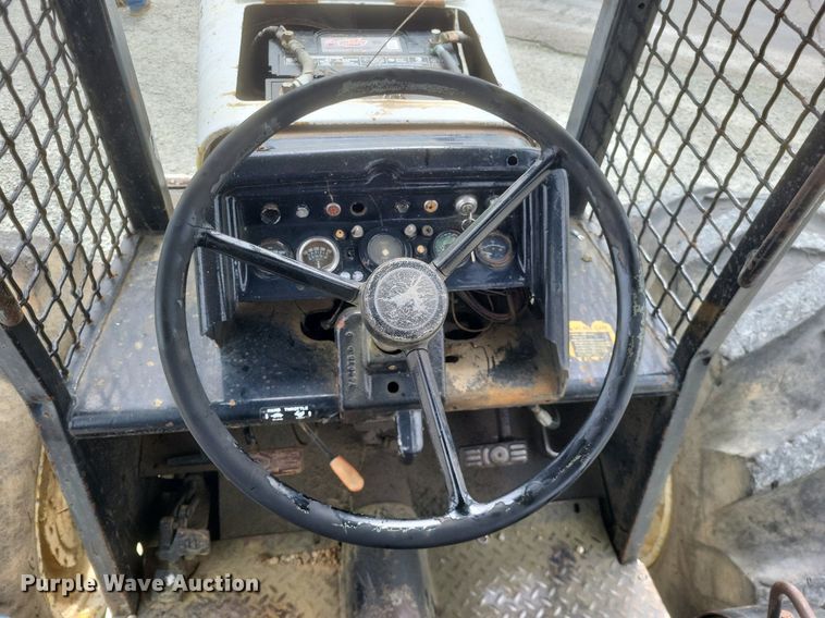 image for item EJ7924 1979 John Deere 540B skidder