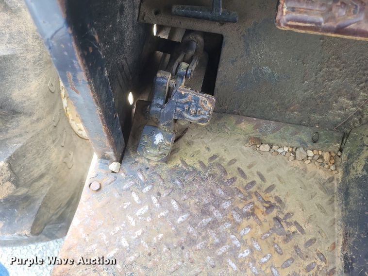 image for item EJ7924 1979 John Deere 540B skidder