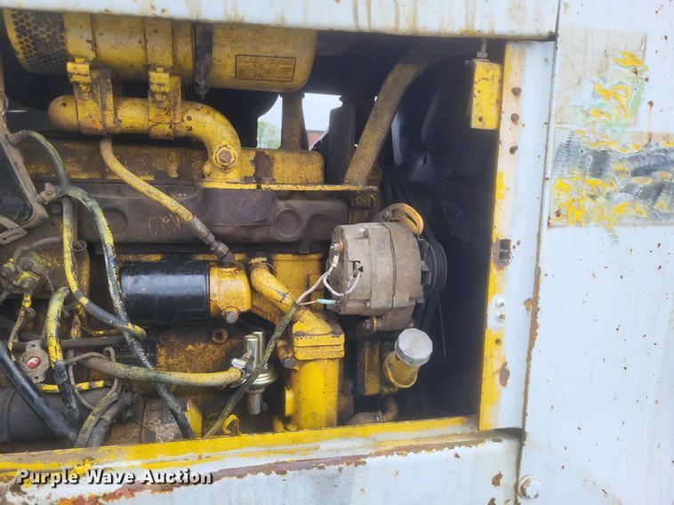 image for item EJ7924 1979 John Deere 540B skidder