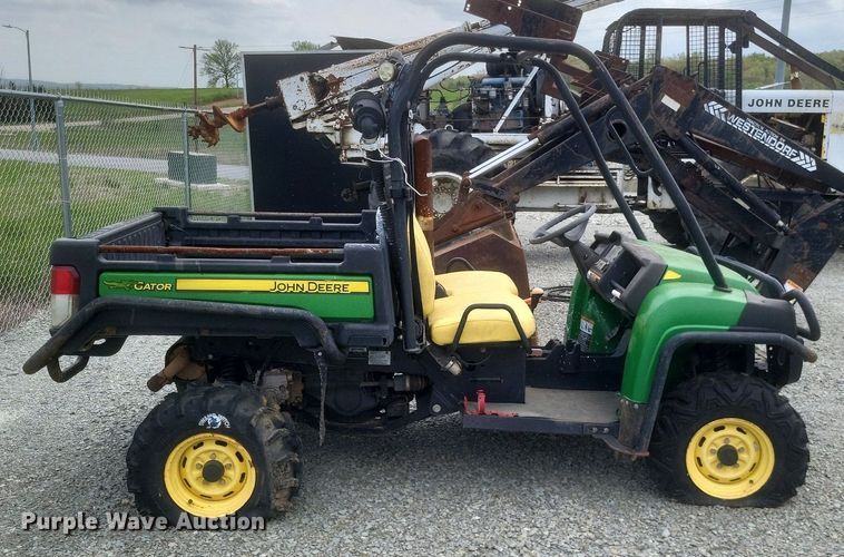 image for item EJ7926 2012 John Deere Gator 825 XUV utility vehicle