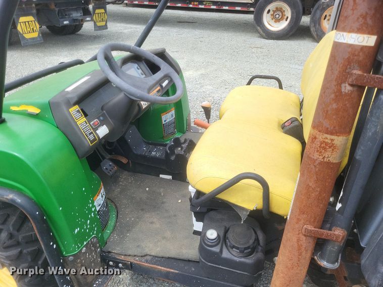 image for item EJ7926 2012 John Deere Gator 825 XUV utility vehicle