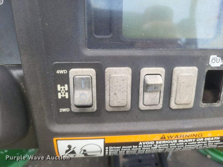 image for item EJ7926 2012 John Deere Gator 825 XUV utility vehicle