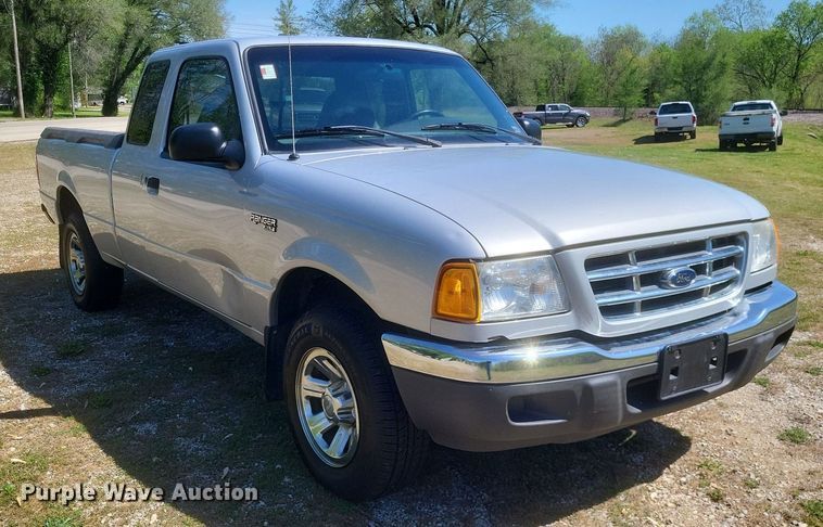 image for item EJ7940 2001 Ford Ranger XLT SuperCab pickup truck