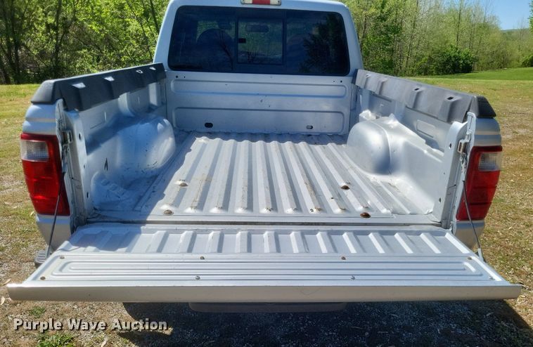 image for item EJ7940 2001 Ford Ranger XLT SuperCab pickup truck