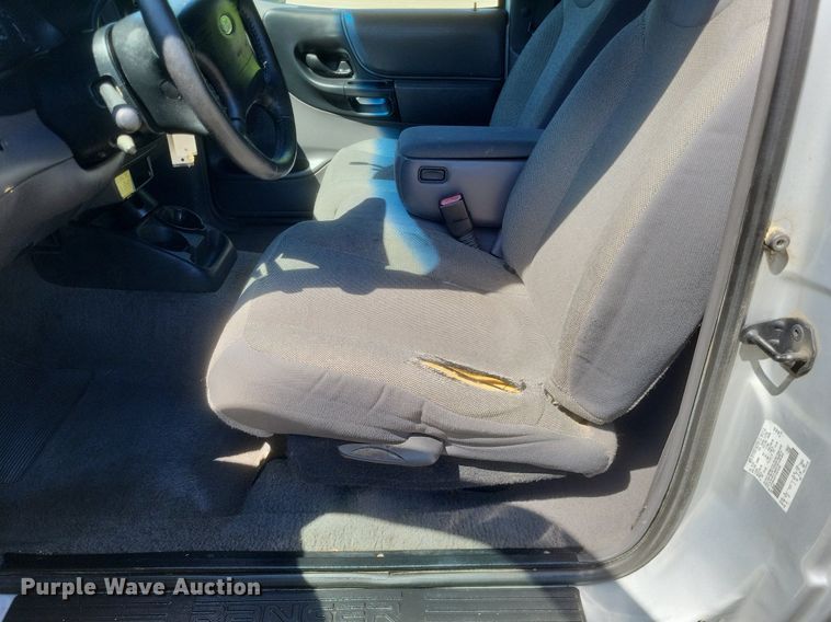 image for item EJ7940 2001 Ford Ranger XLT SuperCab pickup truck