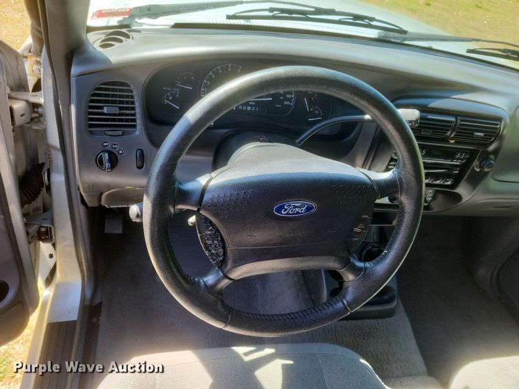 image for item EJ7940 2001 Ford Ranger XLT SuperCab pickup truck