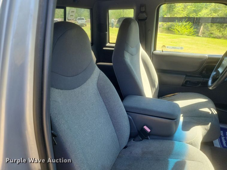 image for item EJ7940 2001 Ford Ranger XLT SuperCab pickup truck