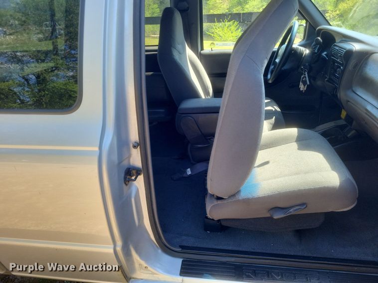 image for item EJ7940 2001 Ford Ranger XLT SuperCab pickup truck