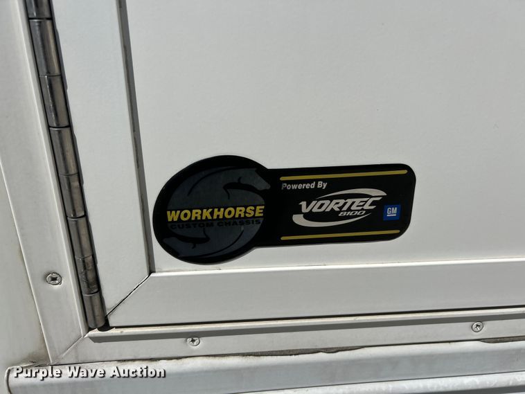 image for item EK4501 2004 Workhorse W22 RV