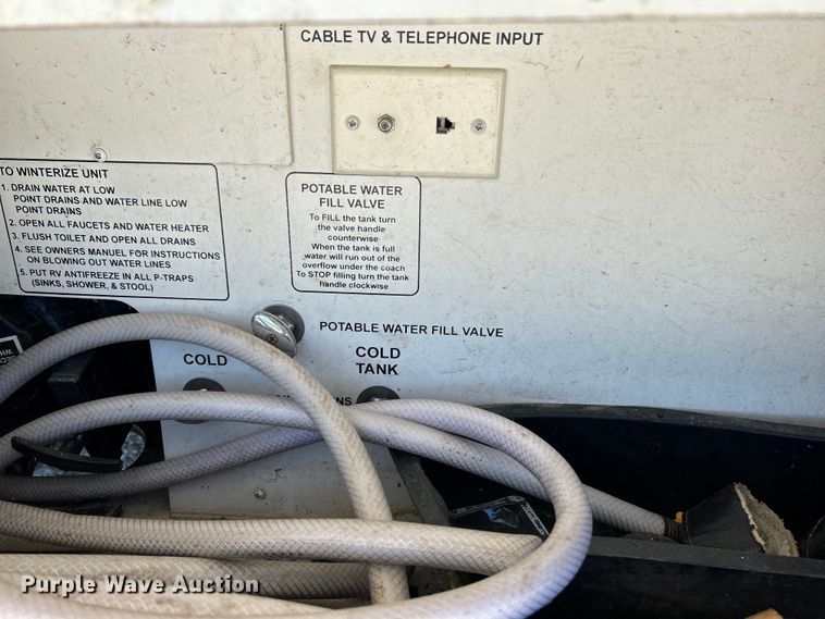 image for item EK4501 2004 Workhorse W22 RV