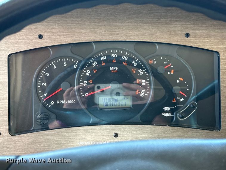 image for item EK4501 2004 Workhorse W22 RV