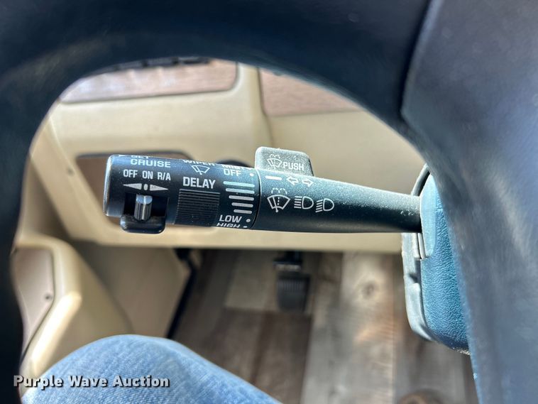 image for item EK4501 2004 Workhorse W22 RV