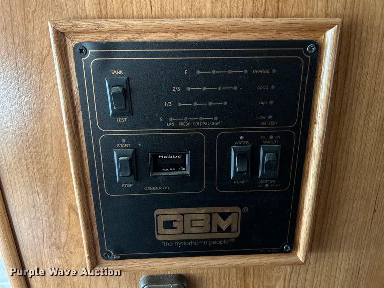 image for item EK4501 2004 Workhorse W22 RV