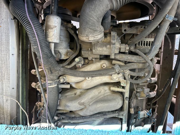 image for item EK4501 2004 Workhorse W22 RV