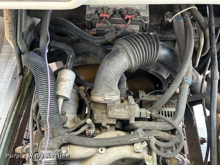 image for item EK4501 2004 Workhorse W22 RV