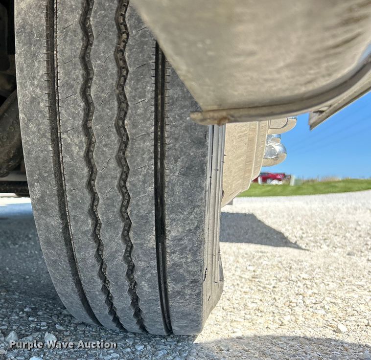 image for item EK4501 2004 Workhorse W22 RV