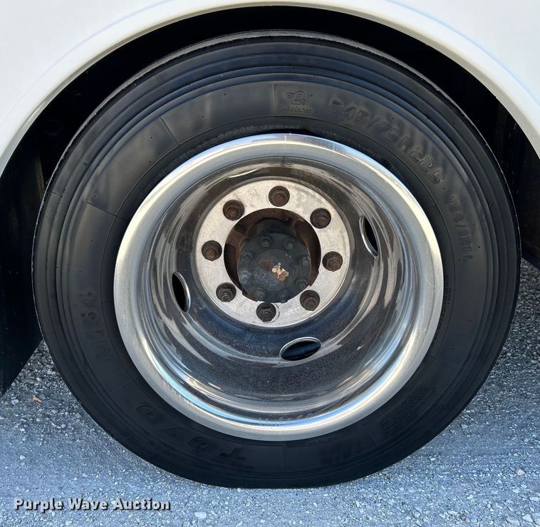 image for item EK4501 2004 Workhorse W22 RV