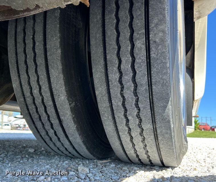 image for item EK4501 2004 Workhorse W22 RV