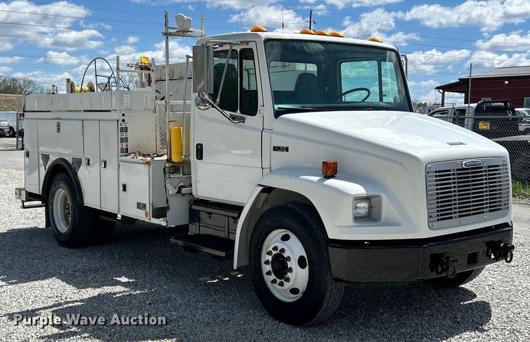 image for item EK4504 2003 Freightliner  FL70 utility / service truck