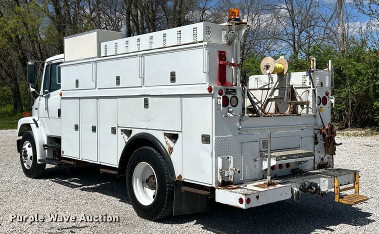 image for item EK4504 2003 Freightliner  FL70 utility / service truck