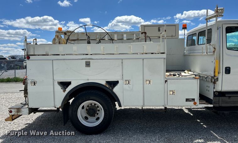 image for item EK4504 2003 Freightliner  FL70 utility / service truck