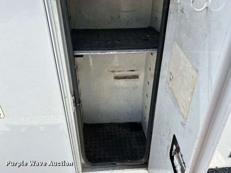 image for item EK4504 2003 Freightliner  FL70 utility / service truck