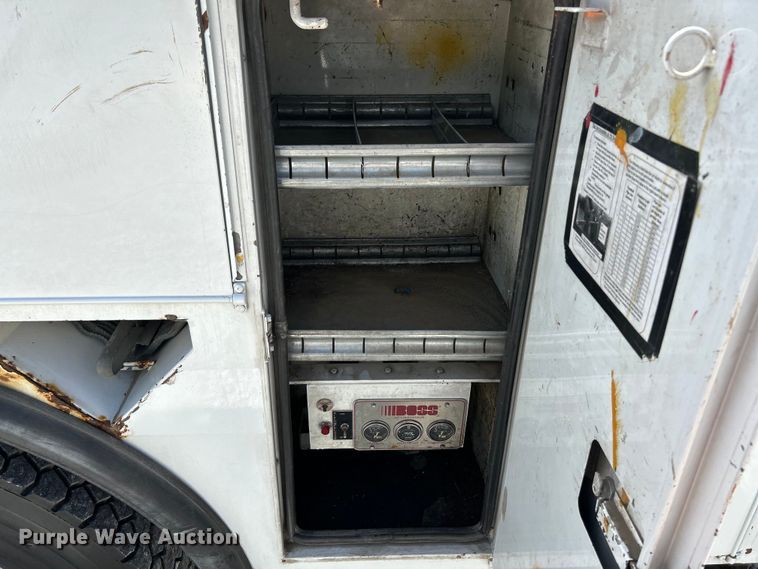 image for item EK4504 2003 Freightliner  FL70 utility / service truck