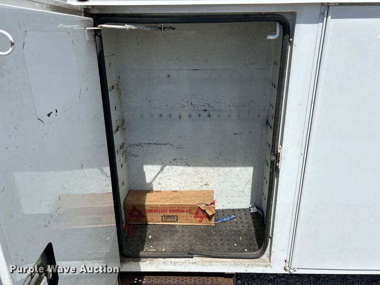 image for item EK4504 2003 Freightliner  FL70 utility / service truck