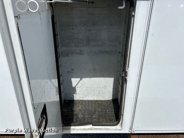 image for item EK4504 2003 Freightliner  FL70 utility / service truck