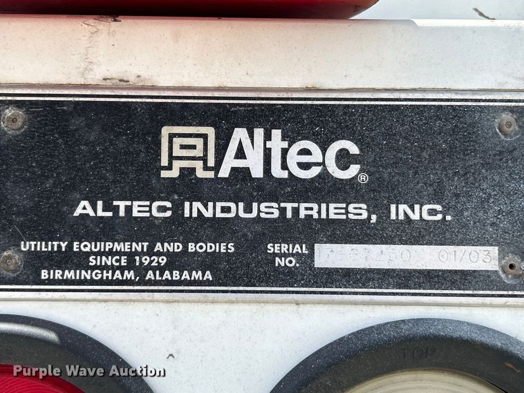 image for item EK4504 2003 Freightliner  FL70 utility / service truck