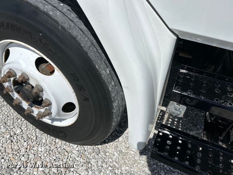 image for item EK4504 2003 Freightliner  FL70 utility / service truck