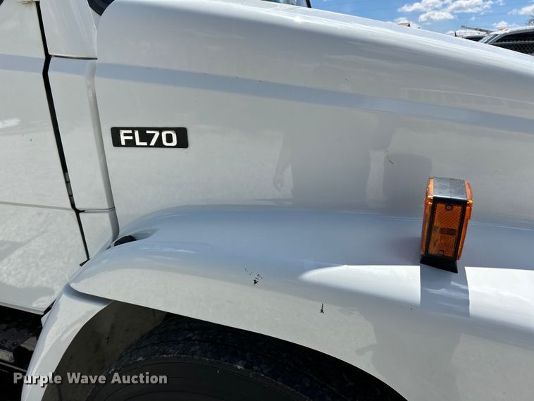 image for item EK4504 2003 Freightliner  FL70 utility / service truck