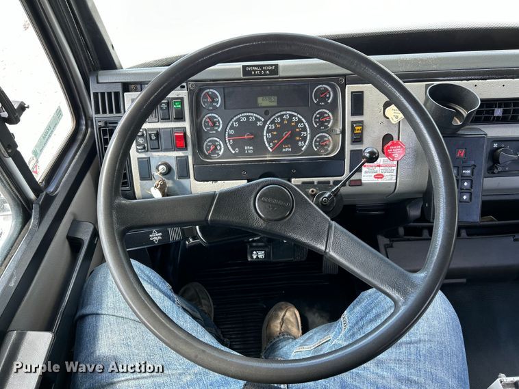 image for item EK4504 2003 Freightliner  FL70 utility / service truck