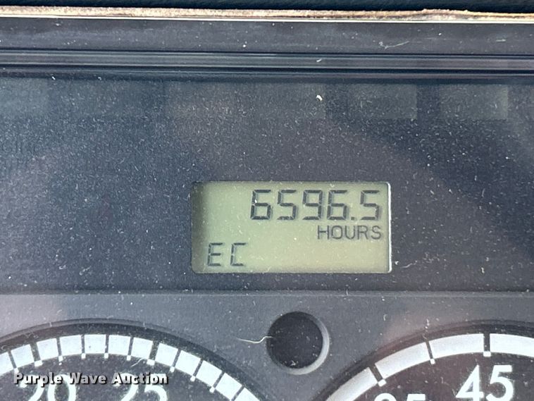 image for item EK4504 2003 Freightliner  FL70 utility / service truck