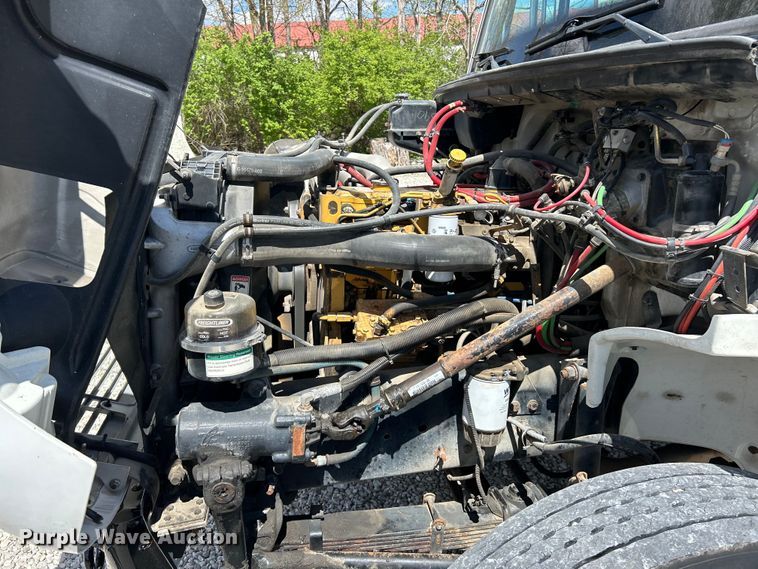 image for item EK4504 2003 Freightliner  FL70 utility / service truck