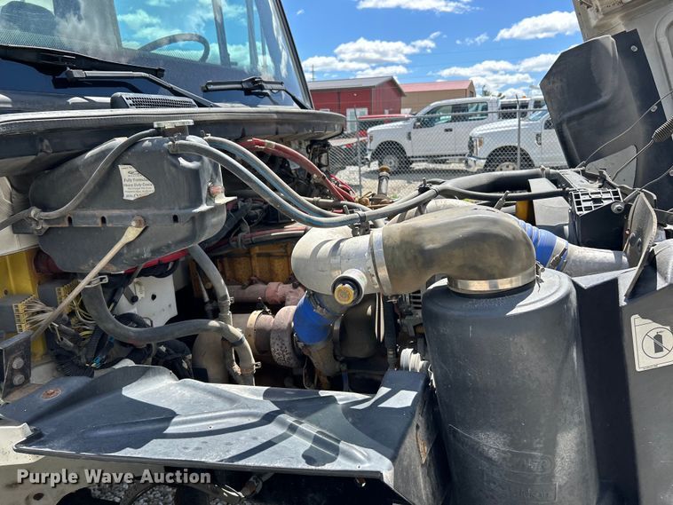 image for item EK4504 2003 Freightliner  FL70 utility / service truck