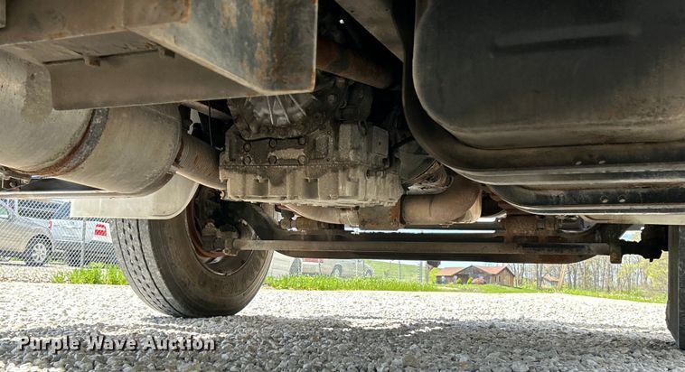 image for item EK4504 2003 Freightliner  FL70 utility / service truck