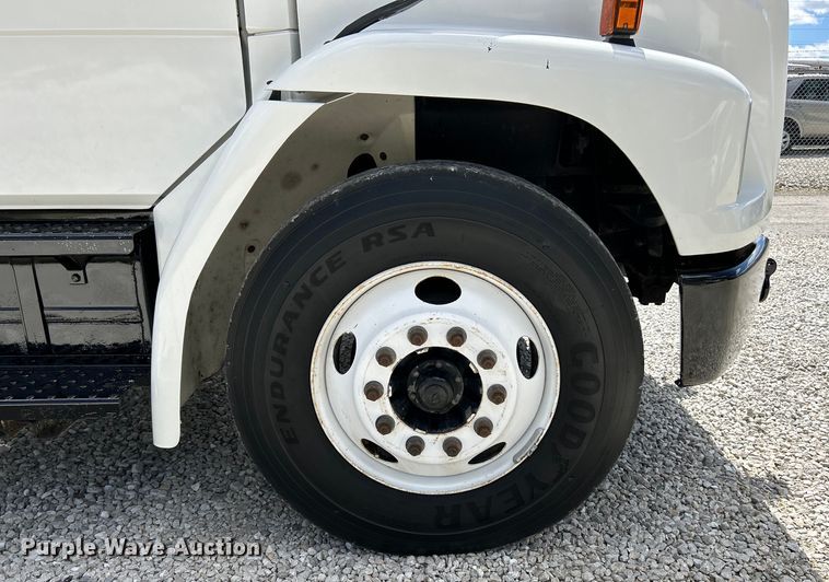 image for item EK4504 2003 Freightliner  FL70 utility / service truck