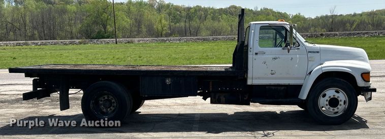 image for item EK4512 1998 Ford F Series flatbed truck