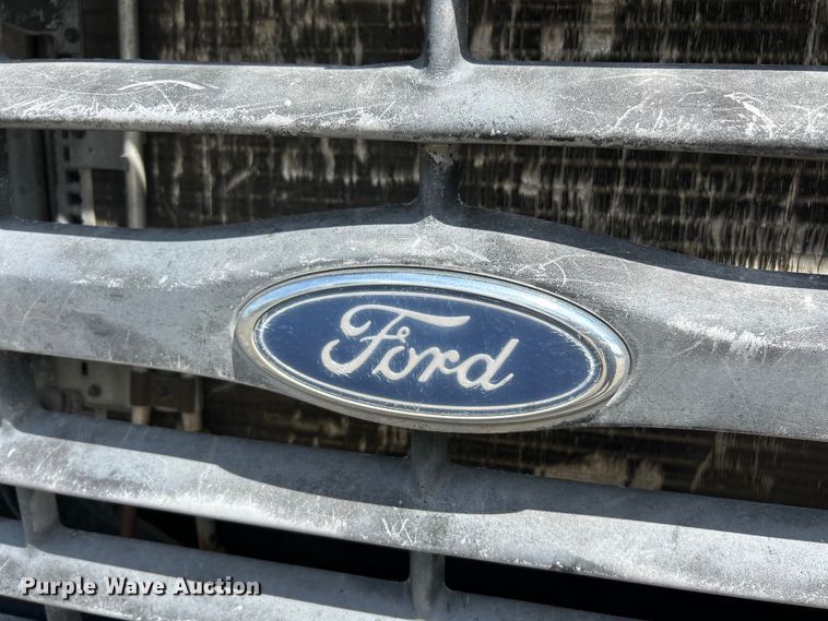 image for item EK4512 1998 Ford F Series flatbed truck